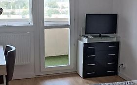 Chambre Prive Avec Loggia Chez L'Habitant